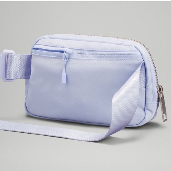 NEW, Rare Lululemon Everywhere Belt Bag, Pastel Light Blue Colorway - Picture 3 of 5